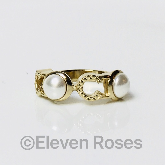 CHANEL Pearl Ring - Picture 7 of 7